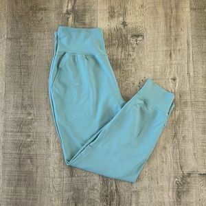 Women’s Old Navy sage green high rise cuffed legging  confortable Size LARGE